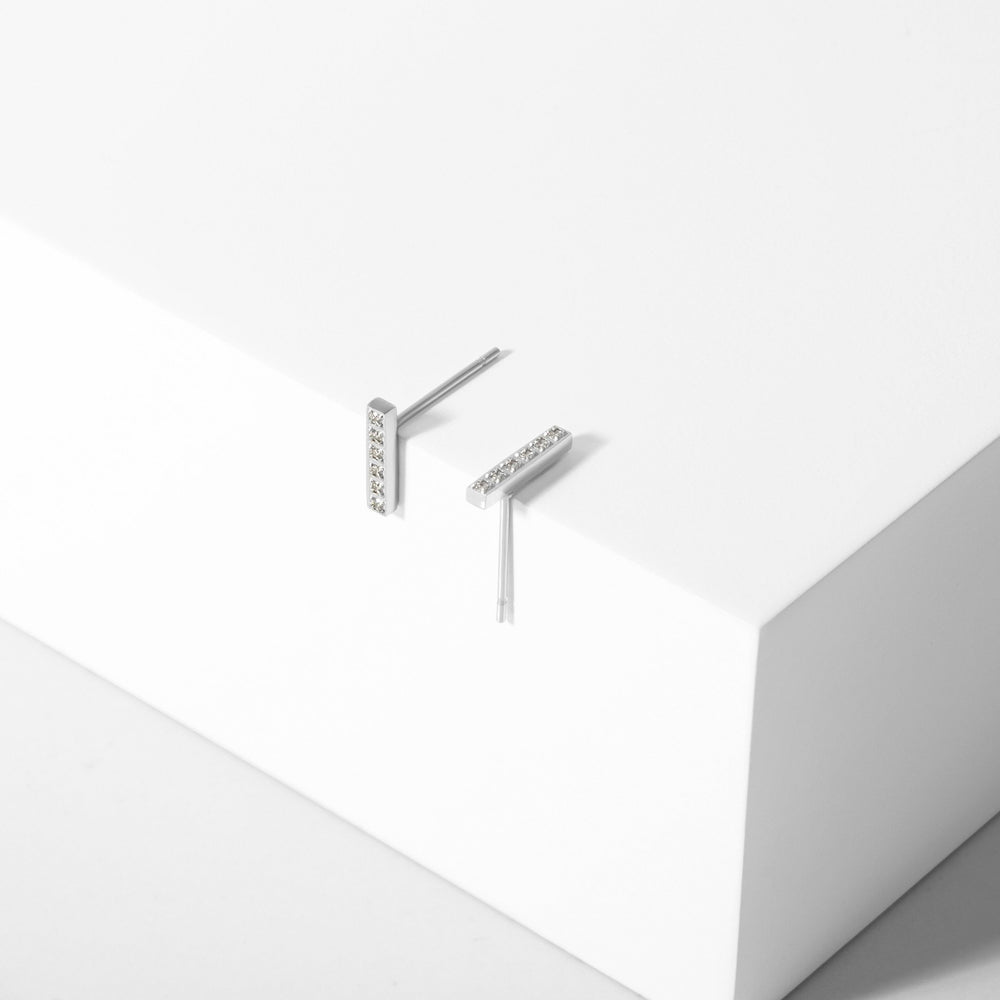 stainless-bar-cz-stud-earrings-hypoallergenic-boucles-oreilles-barre-pierres-acier-inoxydable-hypoallergénique-T315E002-MIA