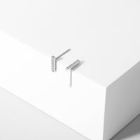 stainless-bar-cz-stud-earrings-hypoallergenic-boucles-oreilles-barre-pierres-acier-inoxydable-hypoallergénique-T315E002-MIA