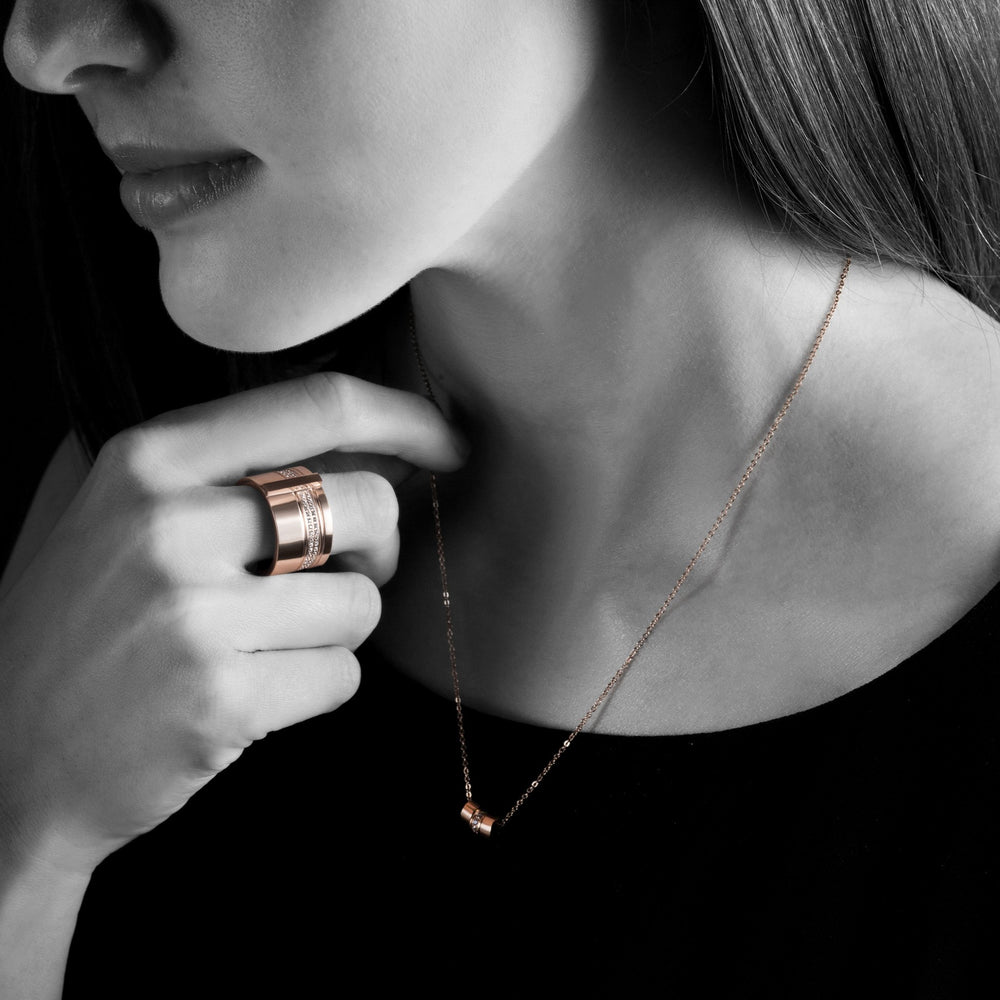 stainless-rose-gold-hoops-cz-pendant-necklace-pendentif-anneaux-pierres-acier-inox-or-rose-T316P016DORO-MIA