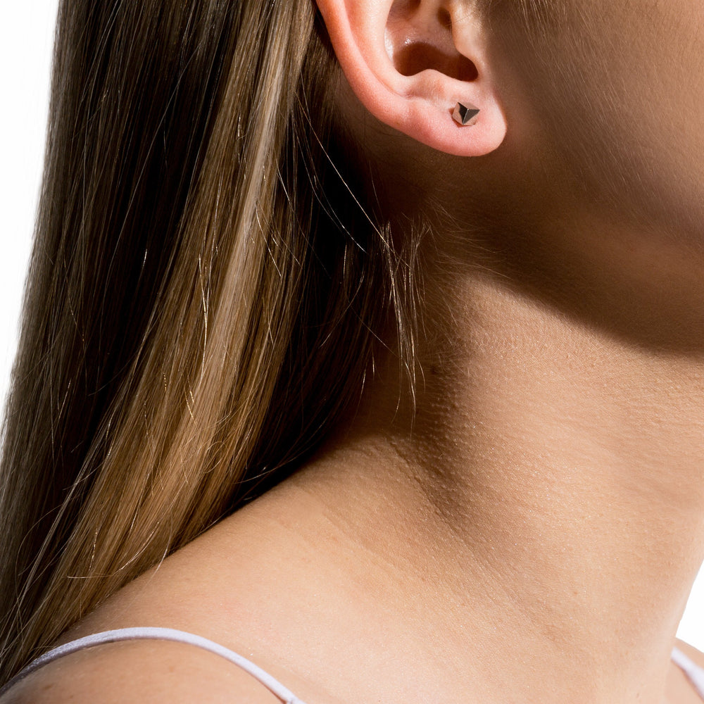 stainless-cubic-stud-earrings-hypoallergenic-boucles-oreilles-fixes-cubes-acier-inox-hypoallergénique-T411E026-MIA