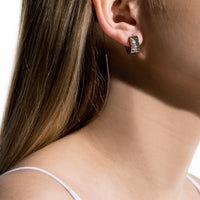gold-stainless-huggie-earrings-hypoallergenic-T416E010DO-MIA